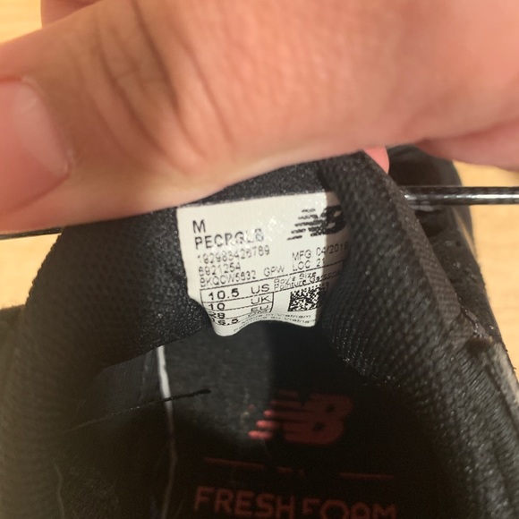 New balance kids shoes. Practically new. - Picture 4 of 5